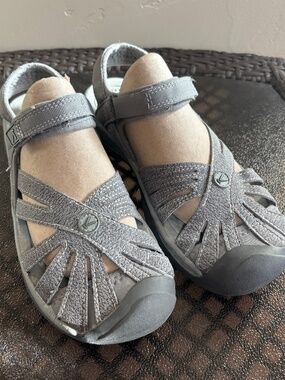 Keen Rose Casual Activewear Sandals Gargoyle/Raven Size 8.5